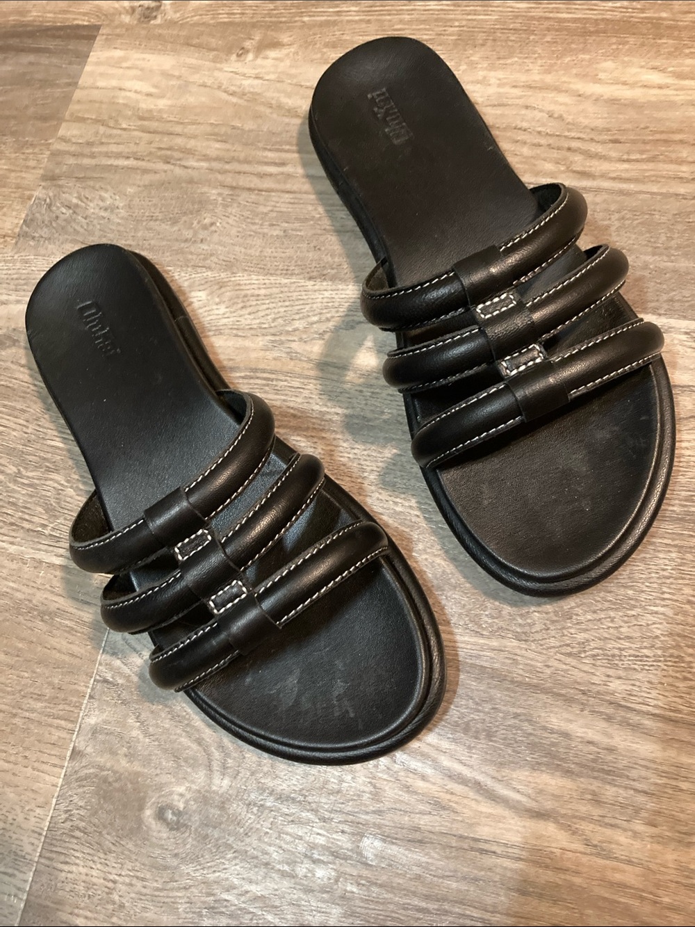 Olukai Tiare Slide in Black